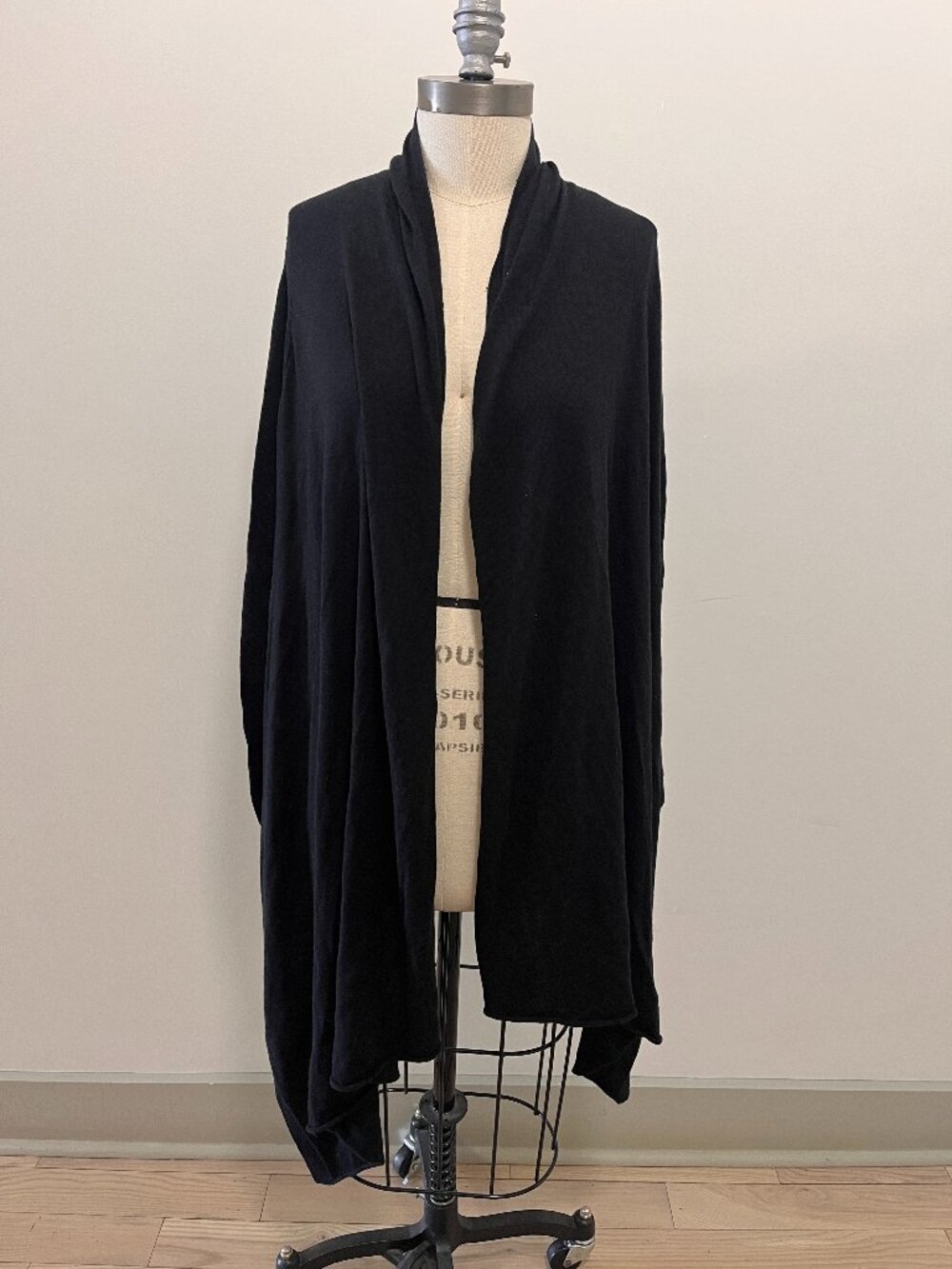 MODA INTERNATIONAL Black high Low Longsleeve Cardigan